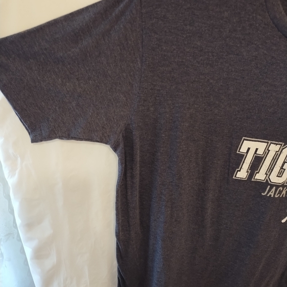 KNIGHTS APPAREL COLLEGE  GRAPHIC/LOGO T-SHIRT UNISEX TEE SIZE M - Picture 4 of 8